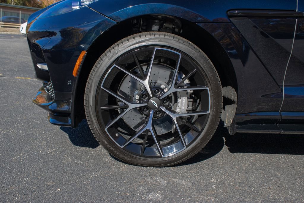 Used 2025 Aston Martin DBX 707 image 7