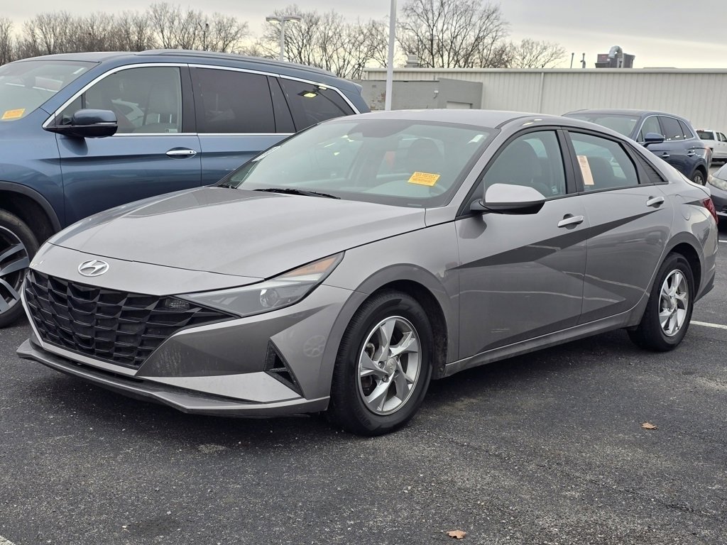 Used 2021 Hyundai Elantra SE image 3