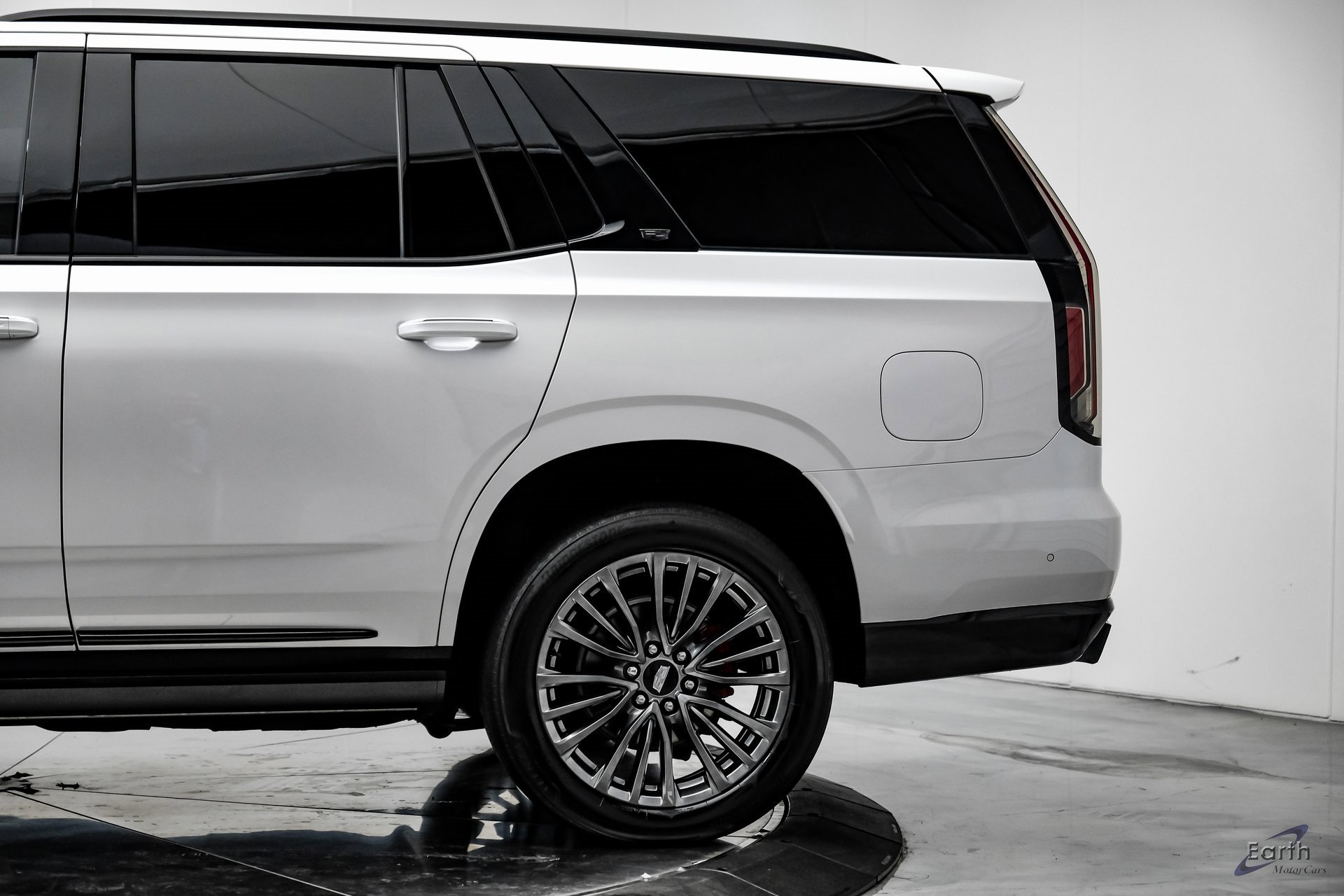 Used 2023 Cadillac Escalade V image 7