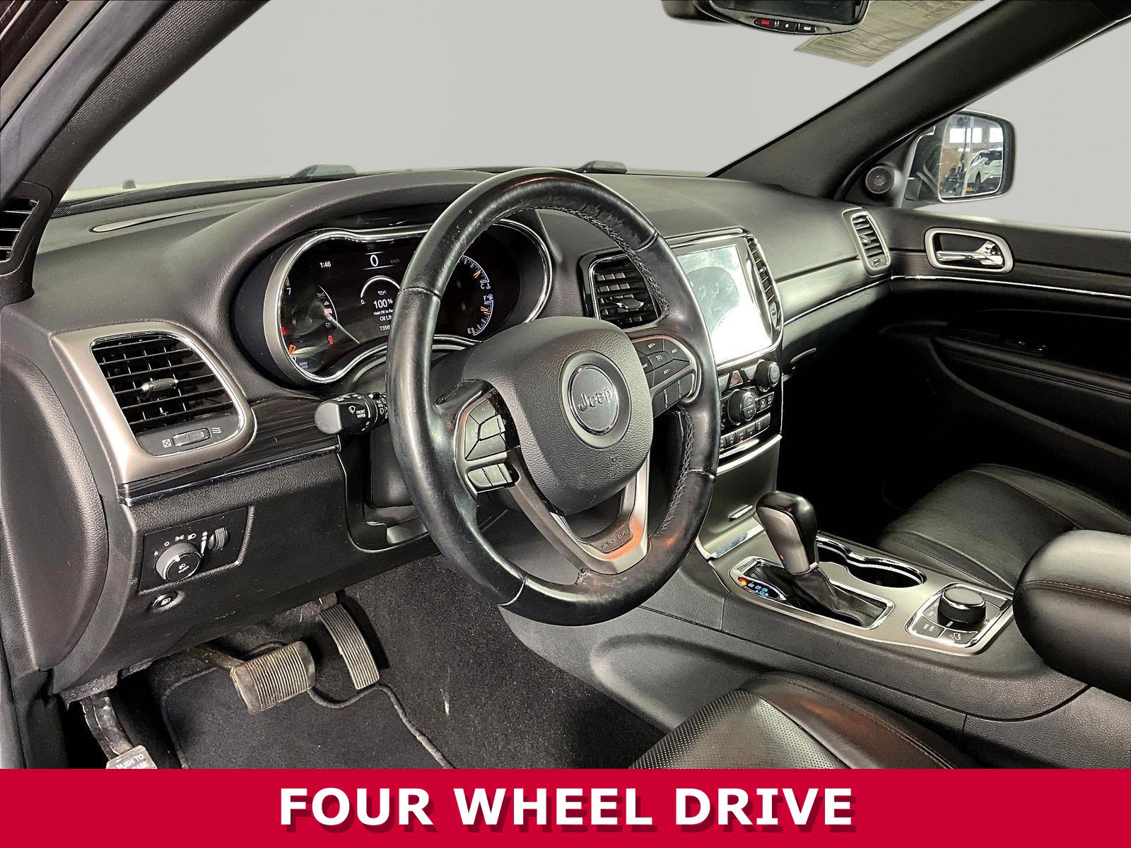 Used 2020 Jeep Grand Cherokee Limited w/ Luxury Group II AWD/4WD image 16