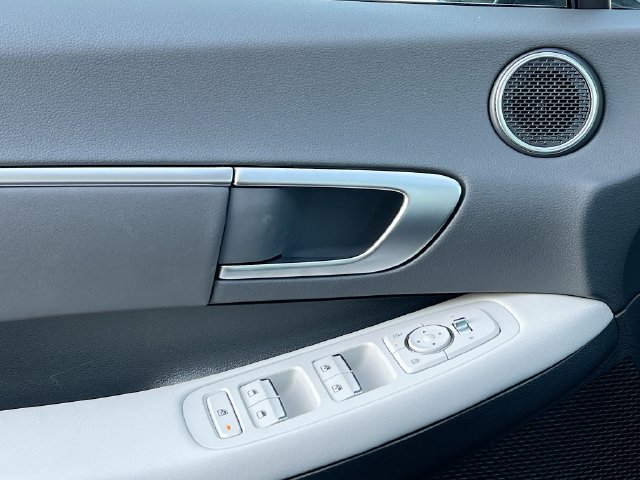 New 2025 Hyundai Sonata SEL FWD image 18