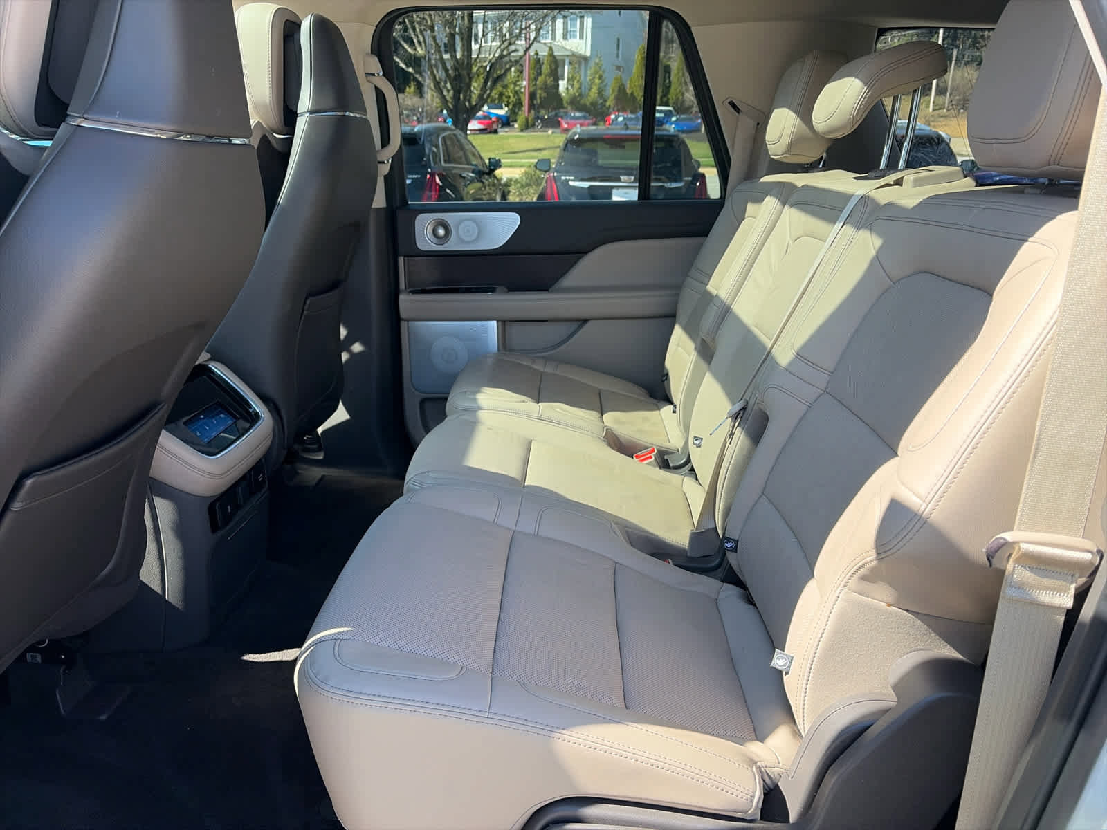 Used 2024 Lincoln Navigator L Reserve image 10