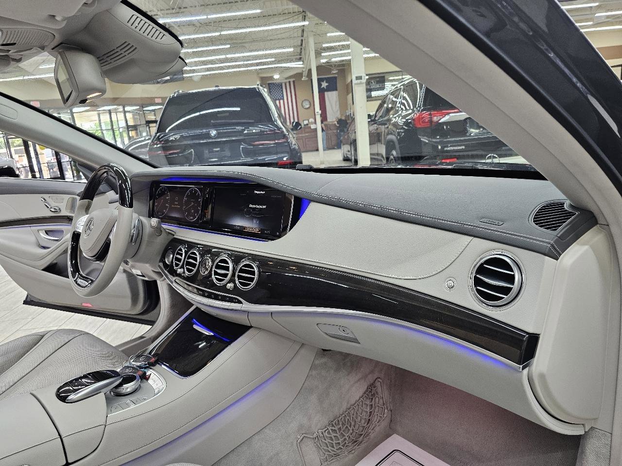 Used 2017 Mercedes-Benz S 550 Sedan image 23