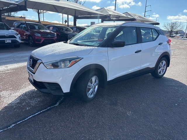 Used 2018 Nissan Kicks S image 3
