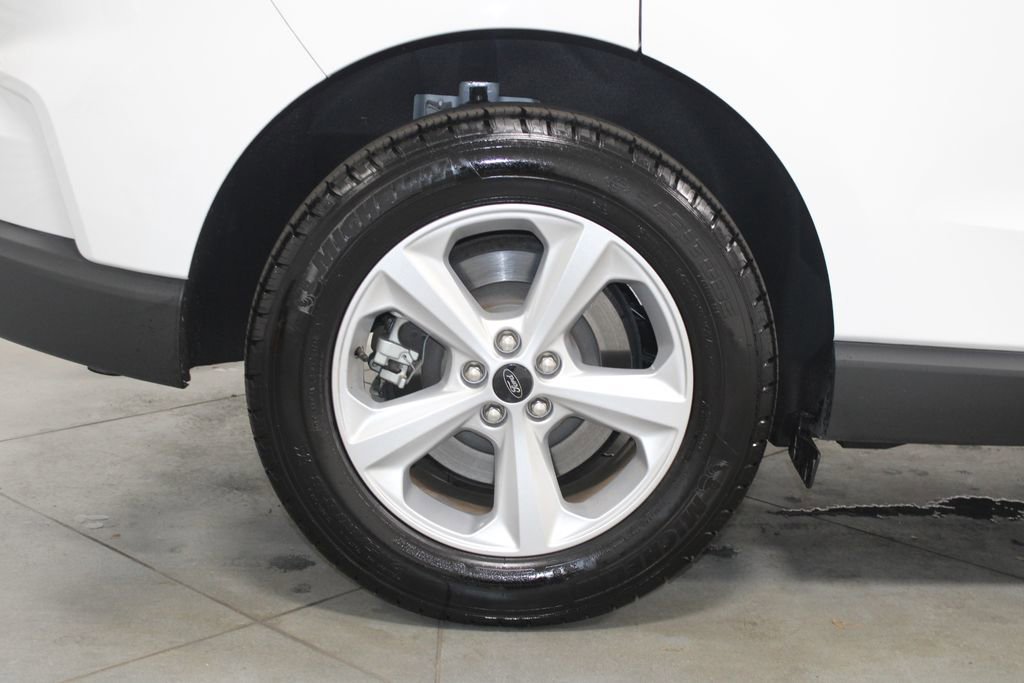 Used 2024 Ford Edge SE image 13