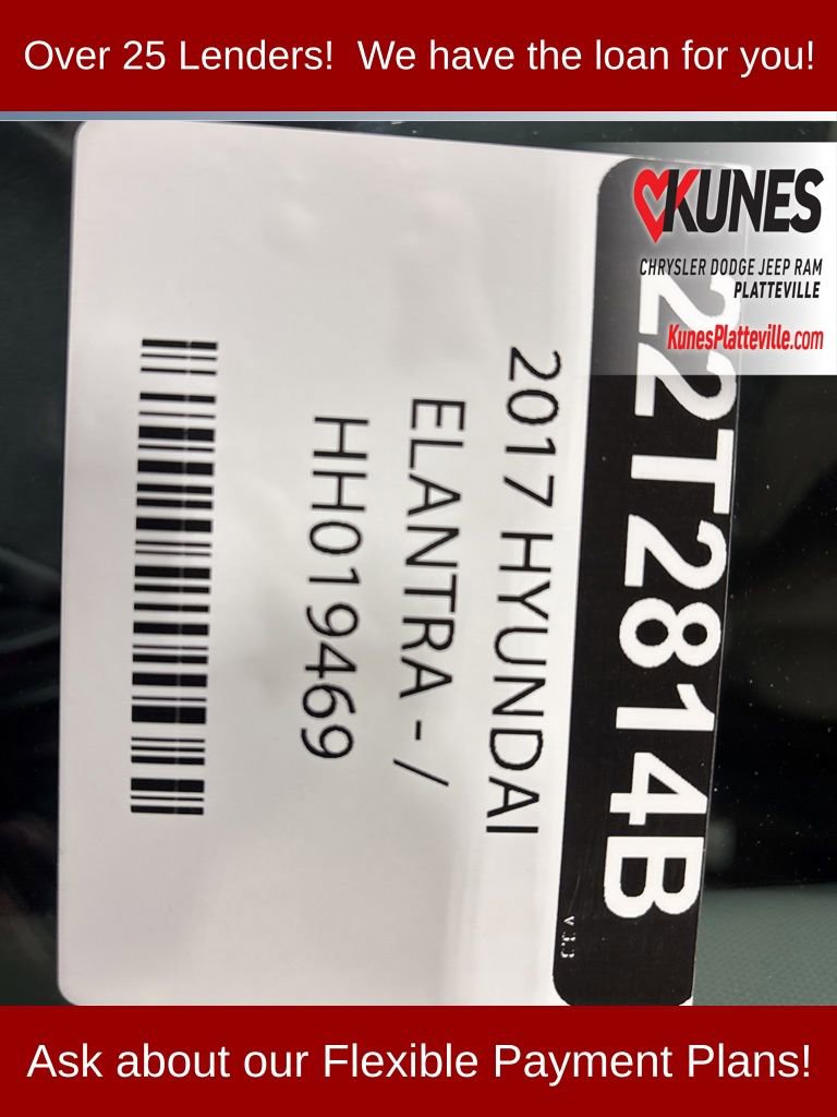 Used 2017 Hyundai Elantra Limited w/ Limited Tech Package 04 image 27