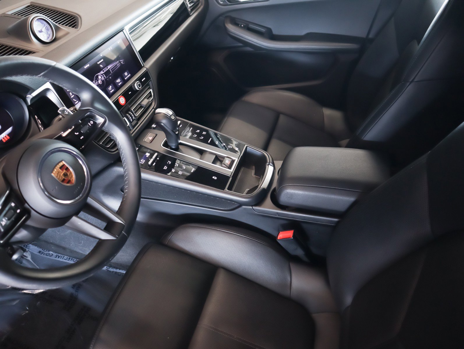 Certified 2022 Porsche Macan AWD/4WD image 15