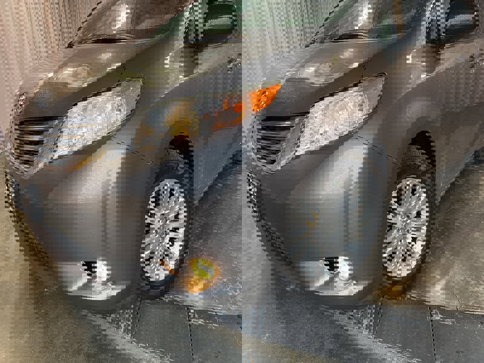 Used 2014 Toyota Sienna XLE image 7