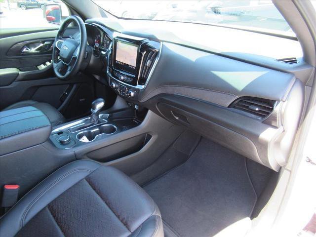 Used 2023 Chevrolet Traverse High Country FWD image 11