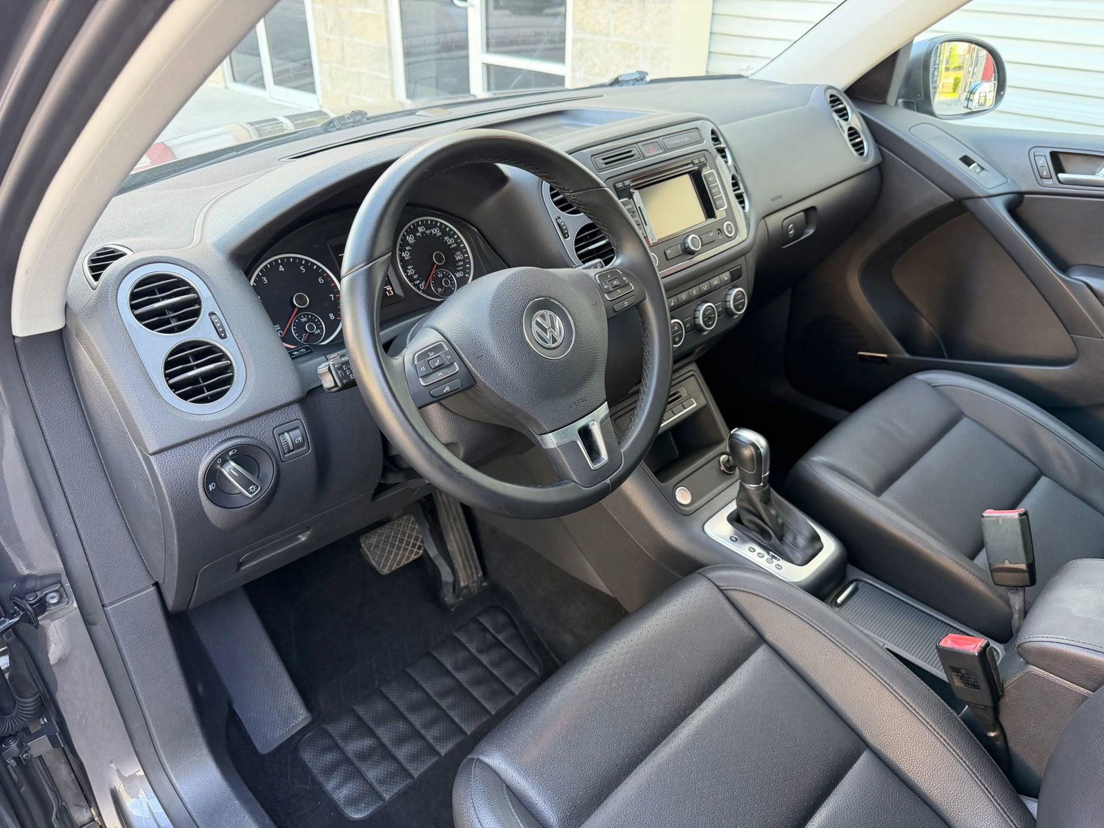 Used 2014 Volkswagen Tiguan S FWD image 36