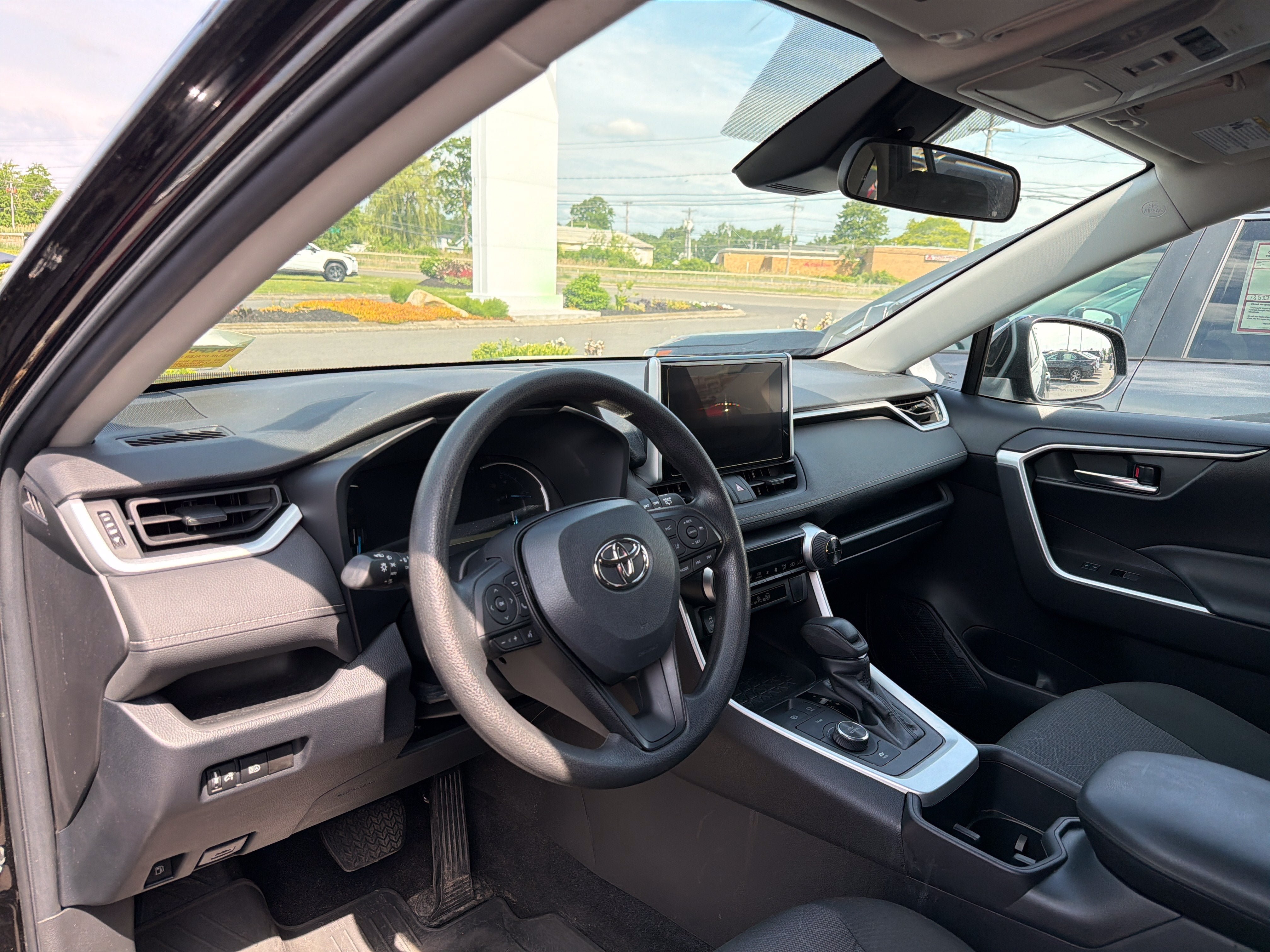 Used 2023 Toyota RAV4 AWD Hybrid image 10