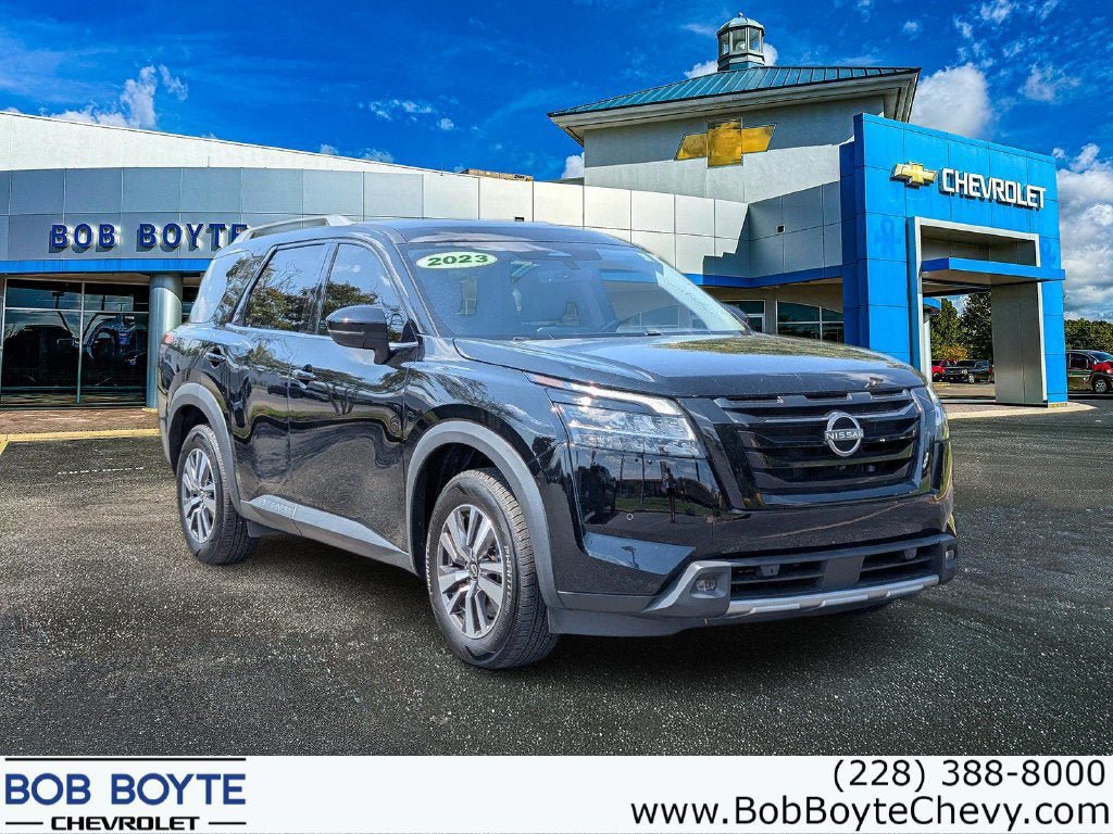 Used 2023 Nissan Pathfinder SL w/ Lighting Package (N92)