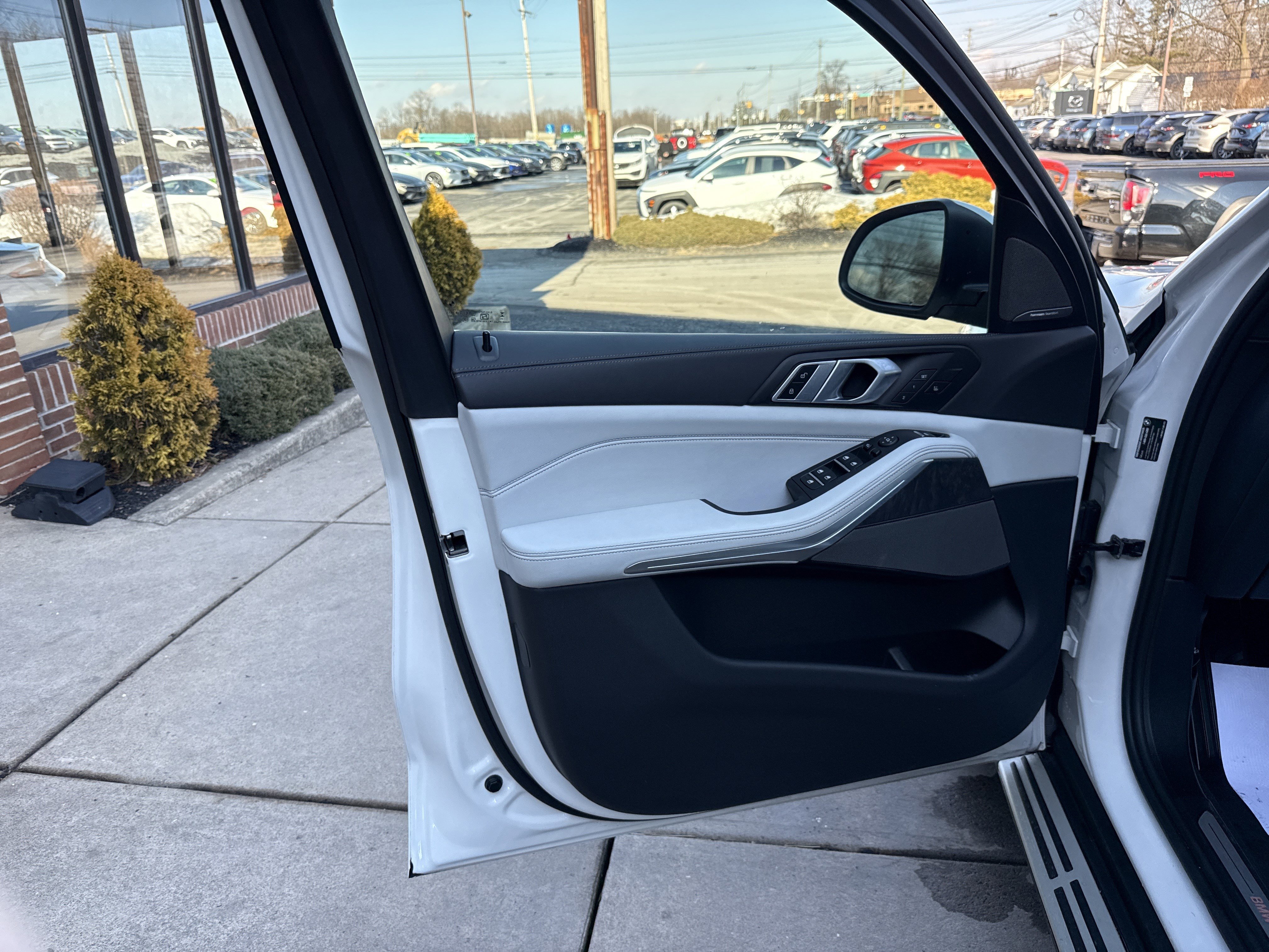 Used 2026 BMW X5 xDrive40i image 15