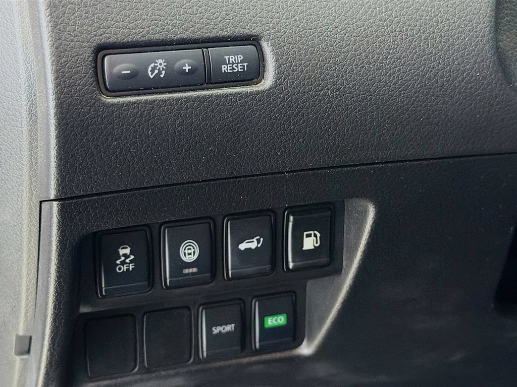Used 2020 Nissan Rogue SV FWD image 11