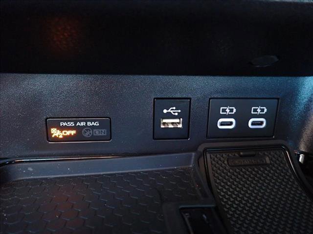 Used 2025 Toyota Camry XSE FWD image 18