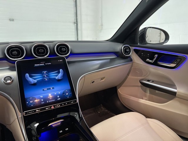 Used 2025 Mercedes-Benz C 300 4MATIC Sedan image 40
