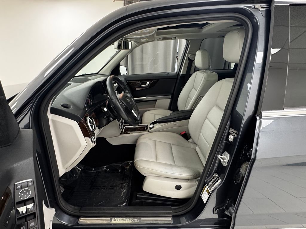 Used 2015 Mercedes-Benz GLK 350 4MATIC image 10