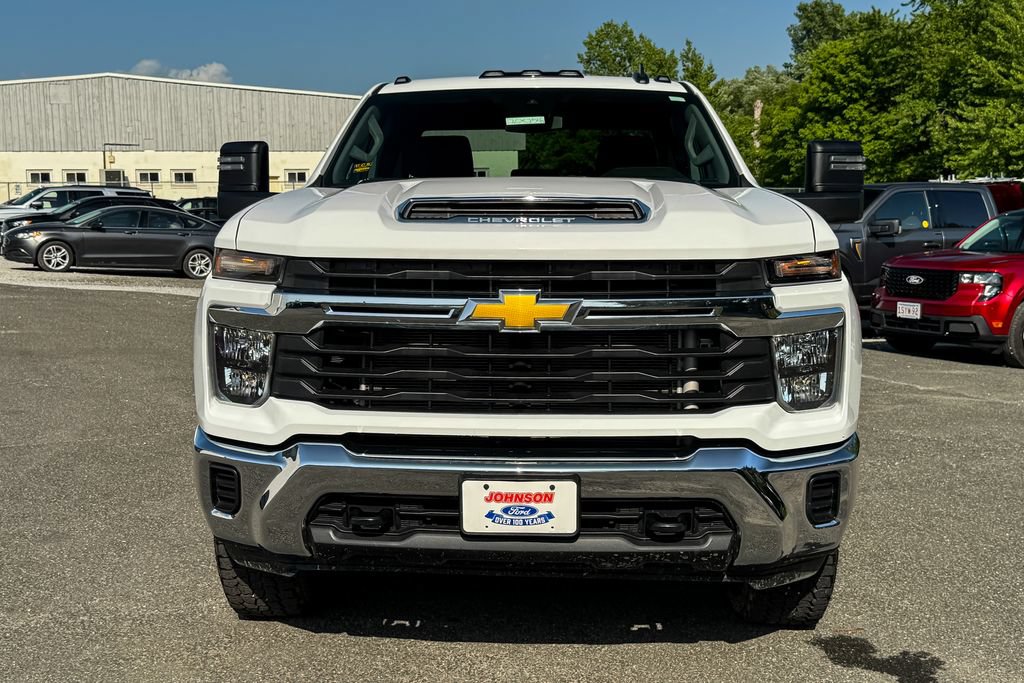 Used 2024 Chevrolet Silverado 2500 LT AWD/4WD image 8