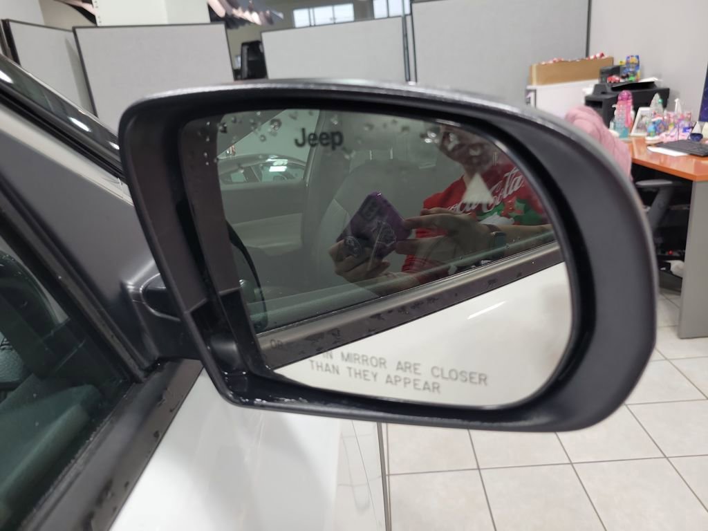 Used 2025 Jeep Compass Limited image 33