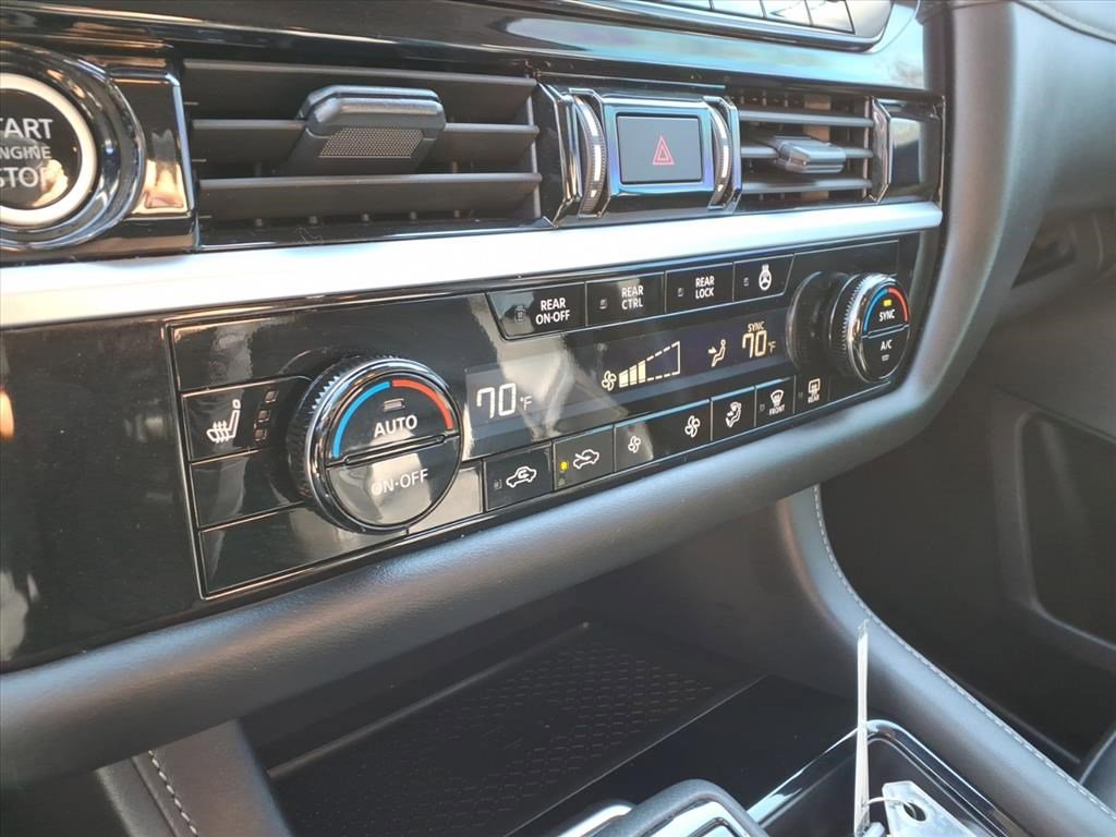 Used 2024 Nissan Pathfinder SL w/ Cargo Package image 25