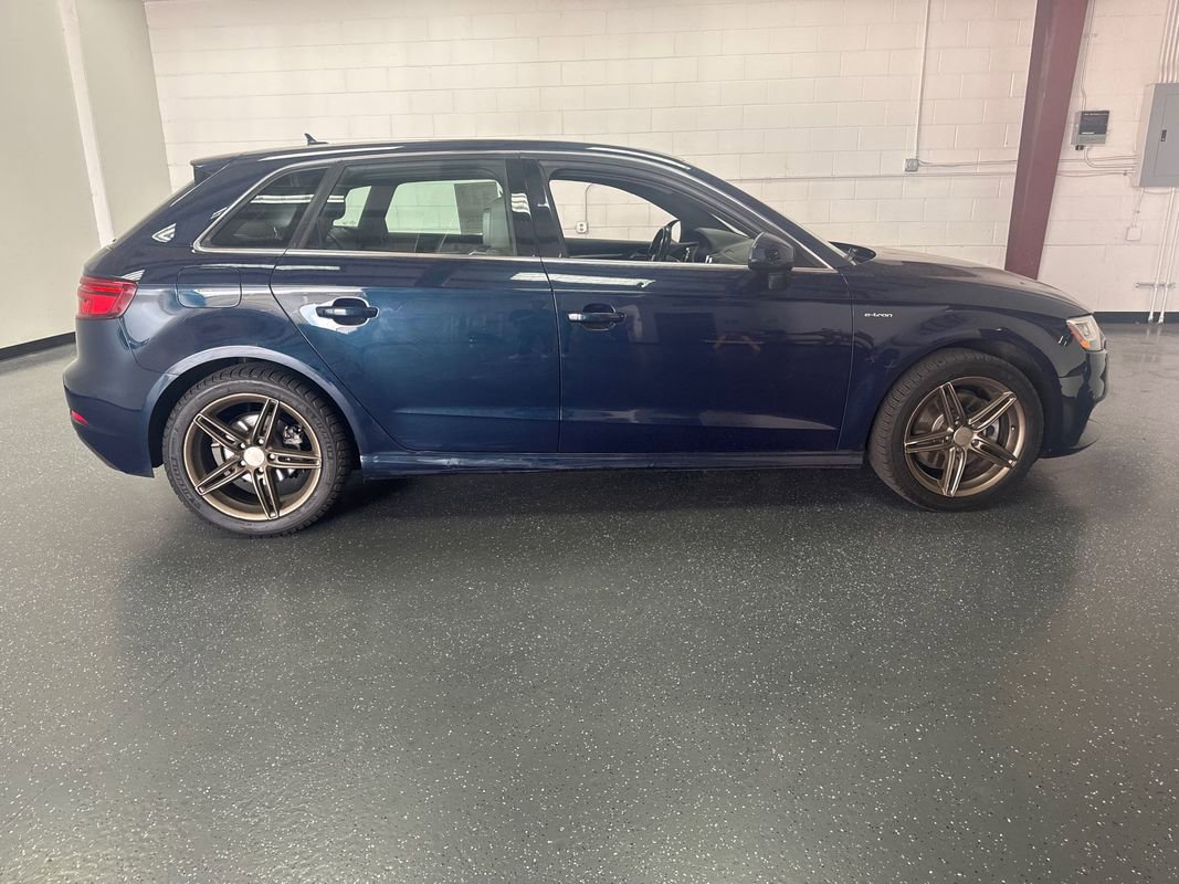 Used 2018 Audi A3 e-tron Premium Plus w/ Premium Plus Package image 3