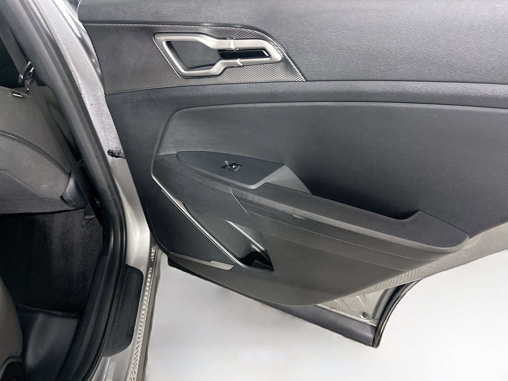 Used 2025 Kia Sportage LX image 28