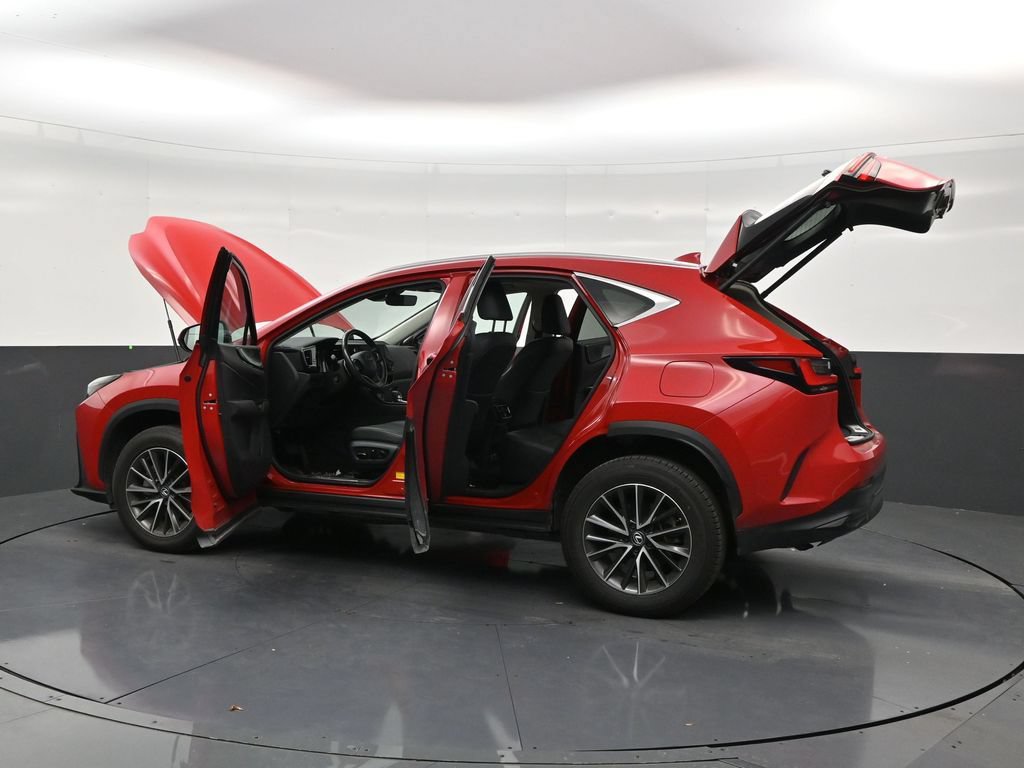 Used 2025 Lexus NX 250 FWD w/ Accessory Package (K3) image 31