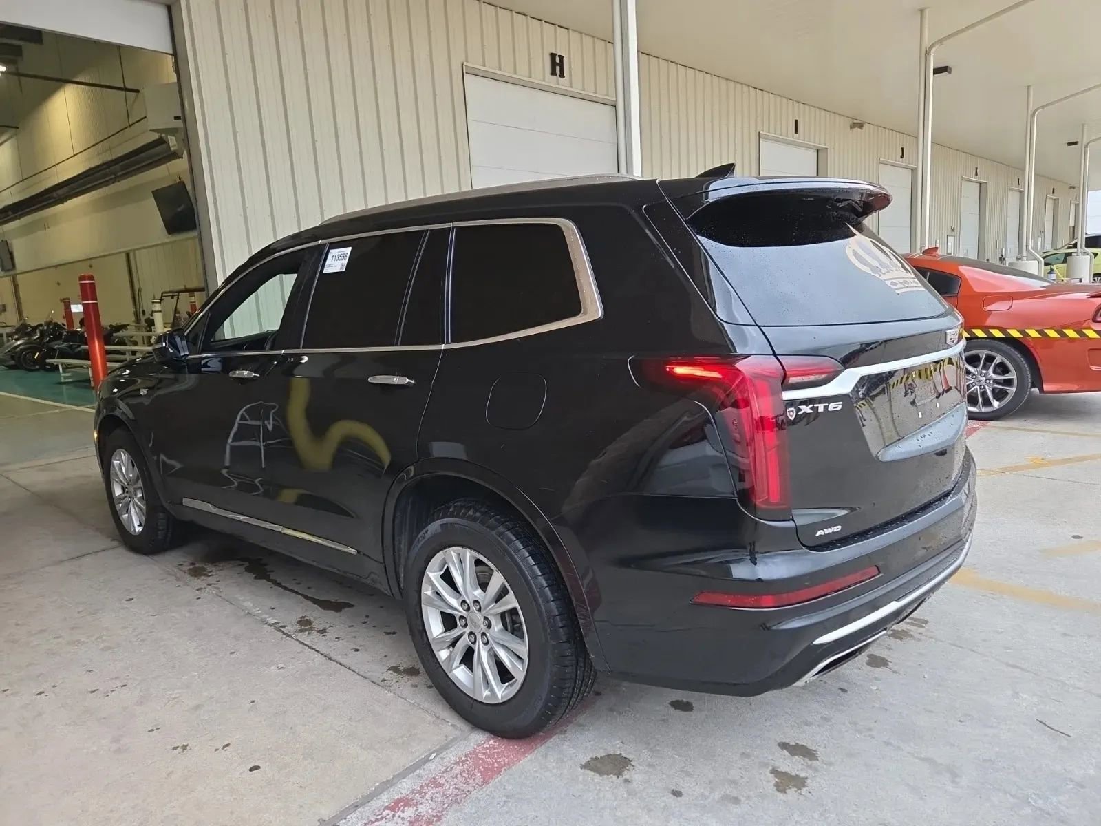 Used 2021 Cadillac XT6 Luxury w/ LPO, Floor Liner Package AWD/4WD image 2