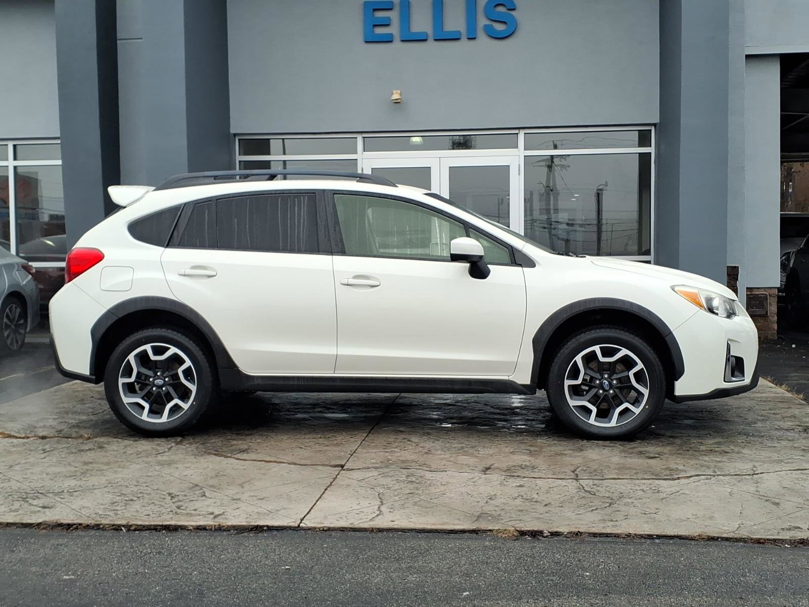 Used 2016 Subaru Crosstrek 2.0i Premium image 2