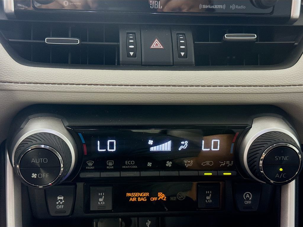 Used 2021 Toyota RAV4 XLE Premium image 15