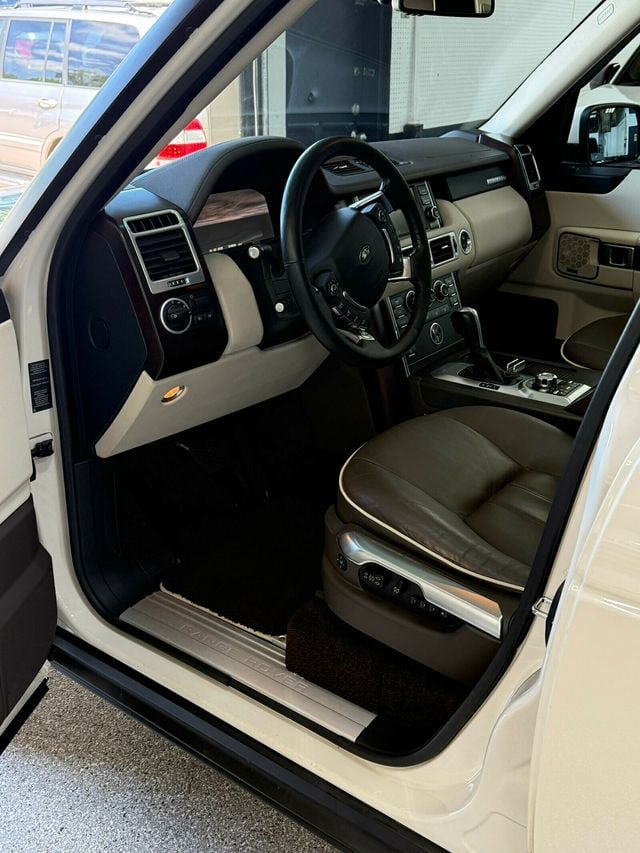Used 2010 Land Rover Range Rover HSE AWD/4WD image 13