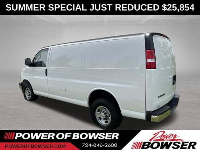 Used 2022 Chevrolet Express 2500 w/ Driver Convenience Package RWD video 3