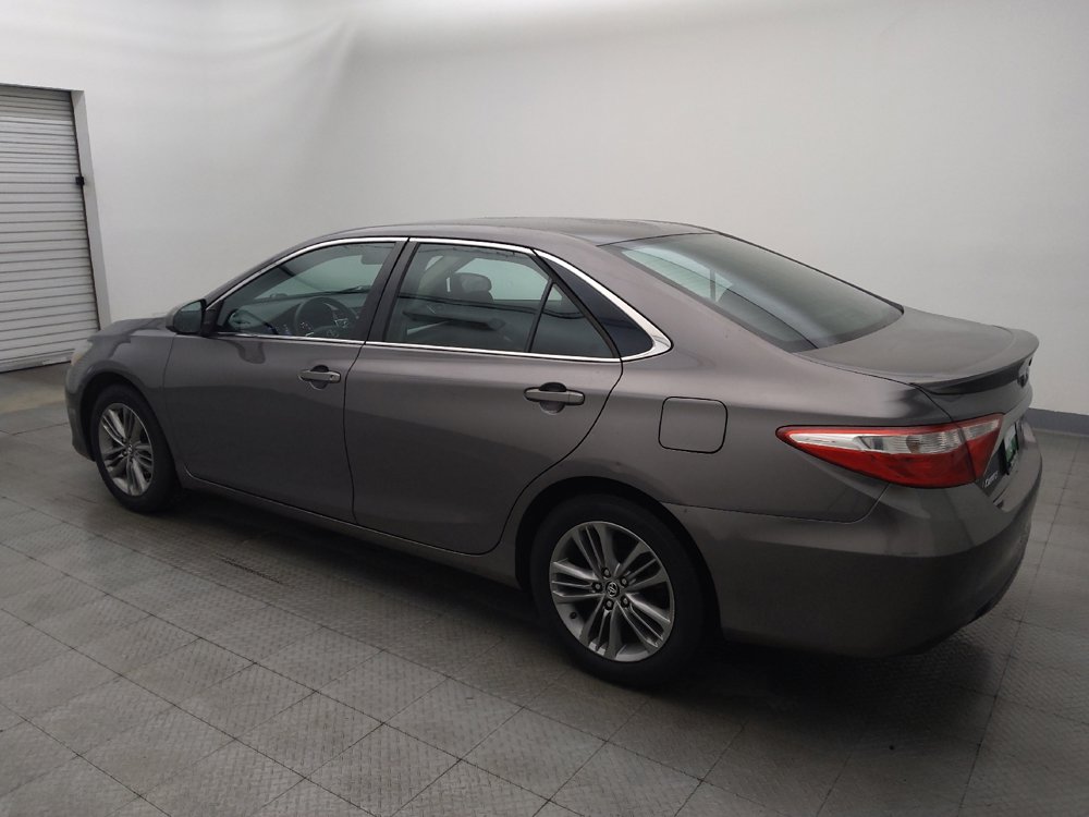 Used 2016 Toyota Camry SE image 3