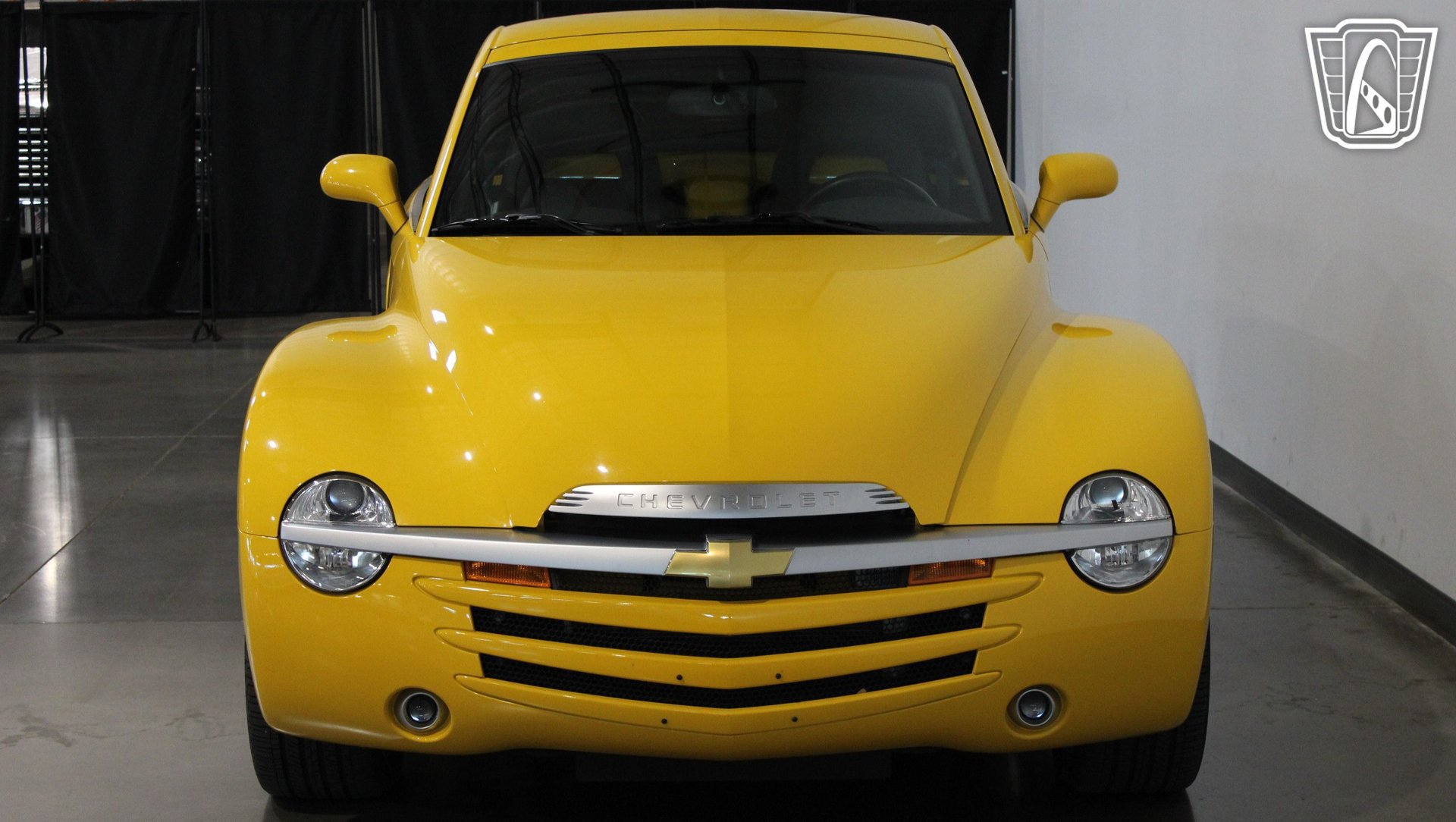 Used 2003 Chevrolet SSR w/ Preferred Equipment Group RWD image 13