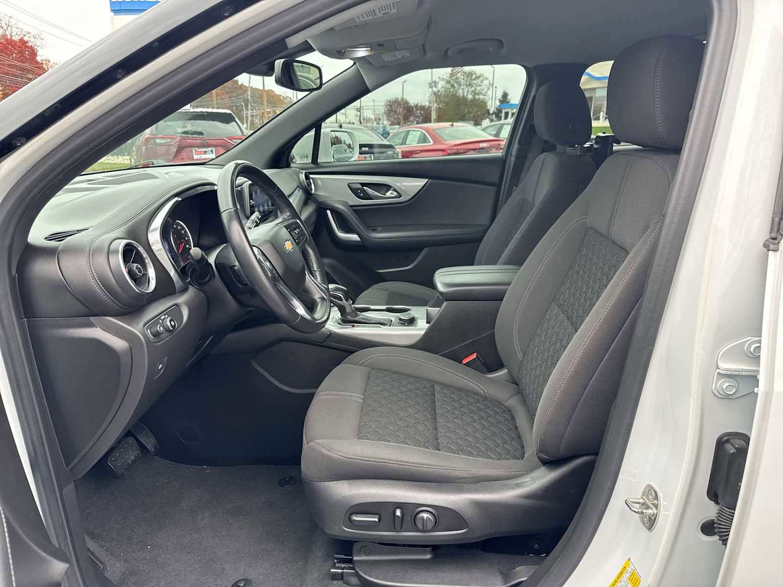 Used 2020 Chevrolet Blazer LT image 11