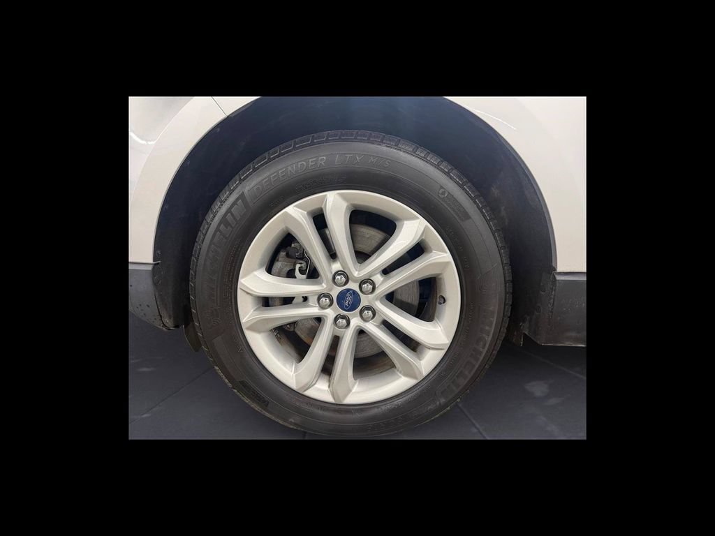 Used 2019 Ford Edge SEL w/ Equipment Group 201A AWD/4WD image 10