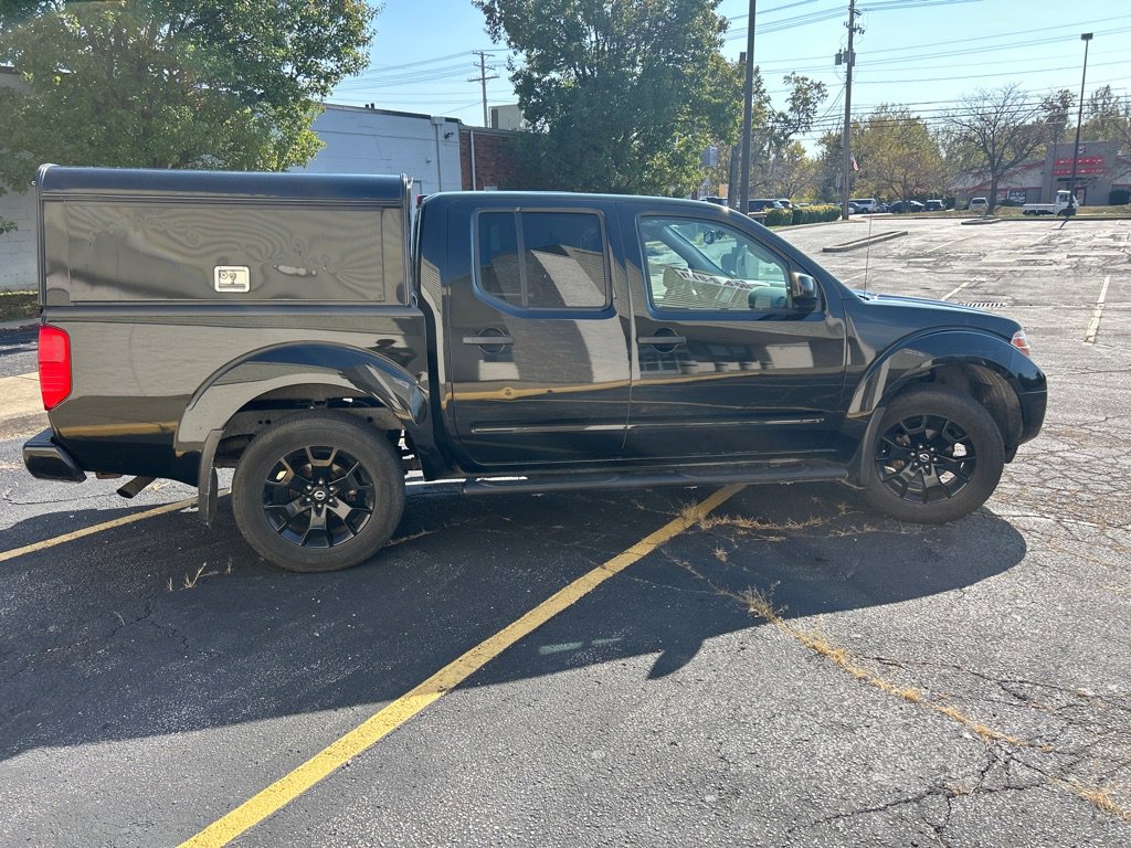 Used 2021 Nissan Frontier SV w/ Midnight Edition Floor Mats image 10
