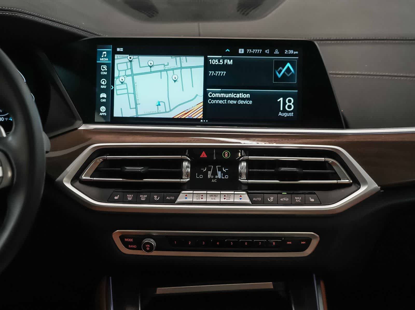 Used 2022 BMW X5 xDrive45e w/ Parking Assistance Package AWD/4WD image 17