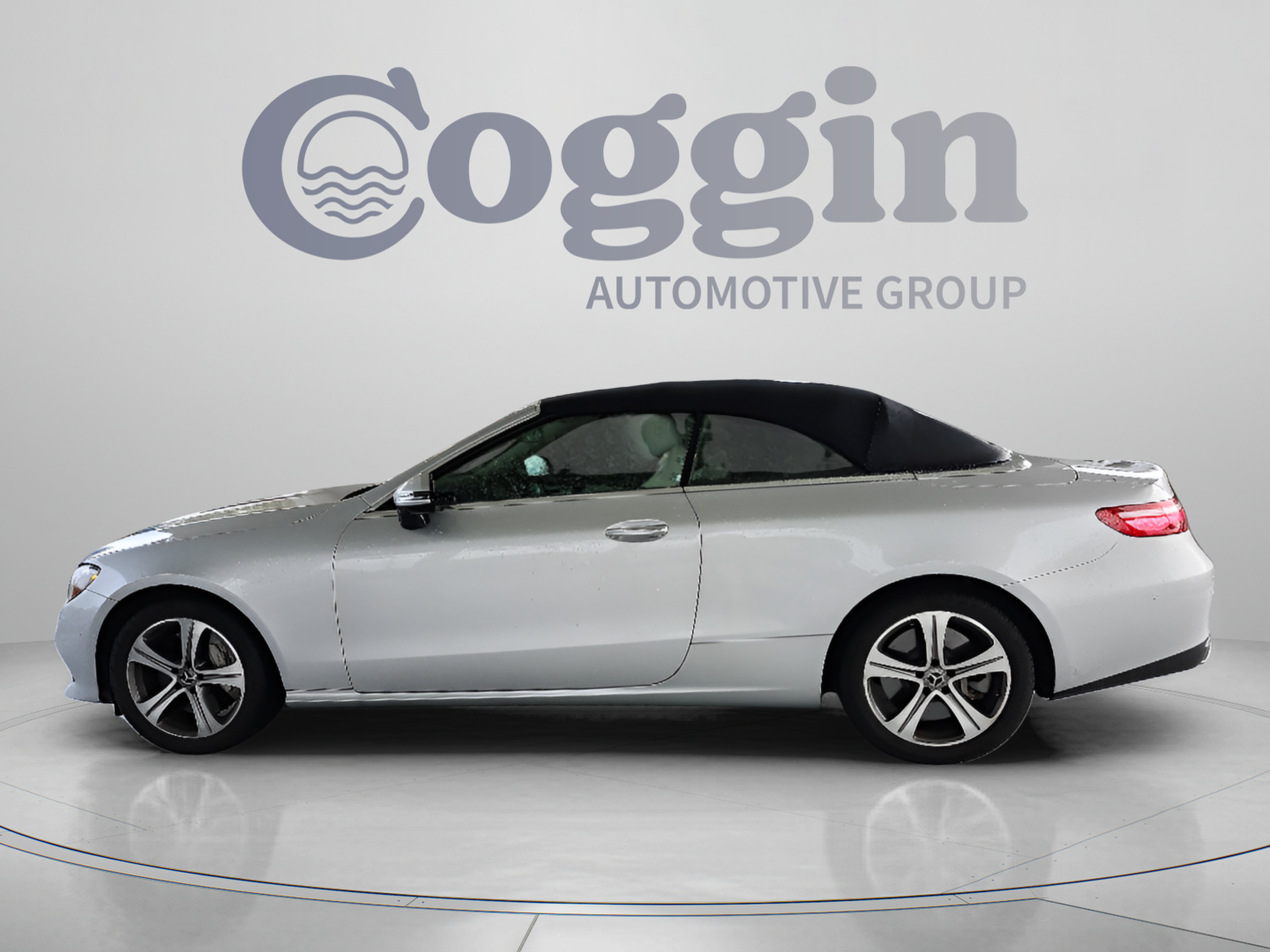 Used 2018 Mercedes-Benz E 400 4MATIC Cabriolet image 2