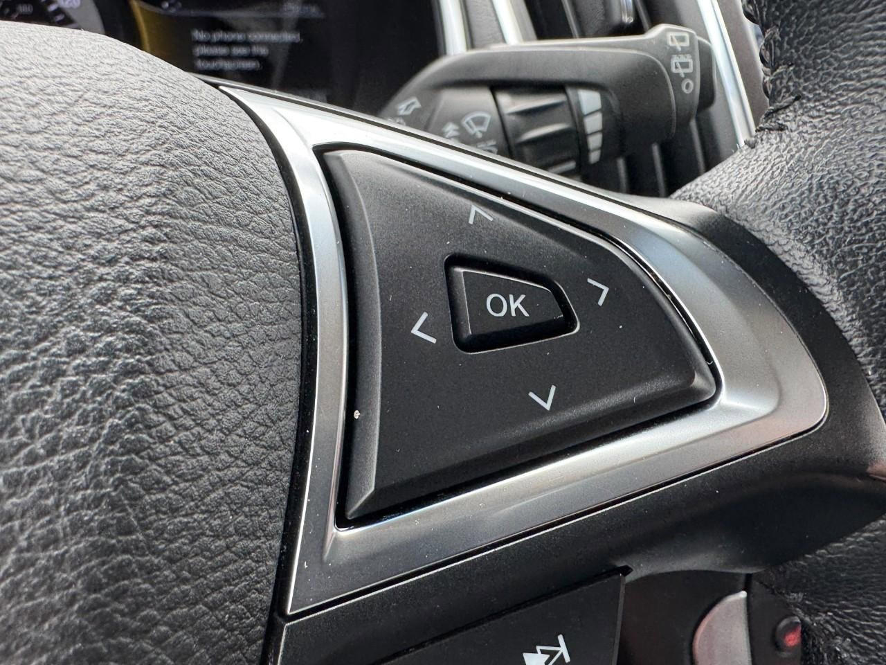 Used 2019 Ford Edge Titanium FWD image 17