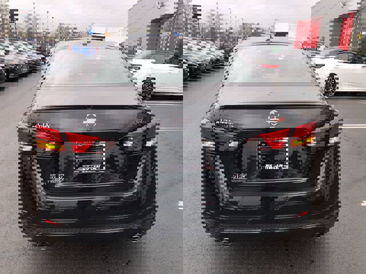 New 2025 Nissan Altima 2.5 SR w/ SR Premium Package image 19