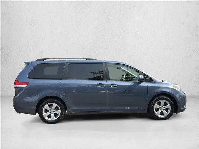 Used 2013 Toyota Sienna LE w/ Towing Pkg FWD video 4