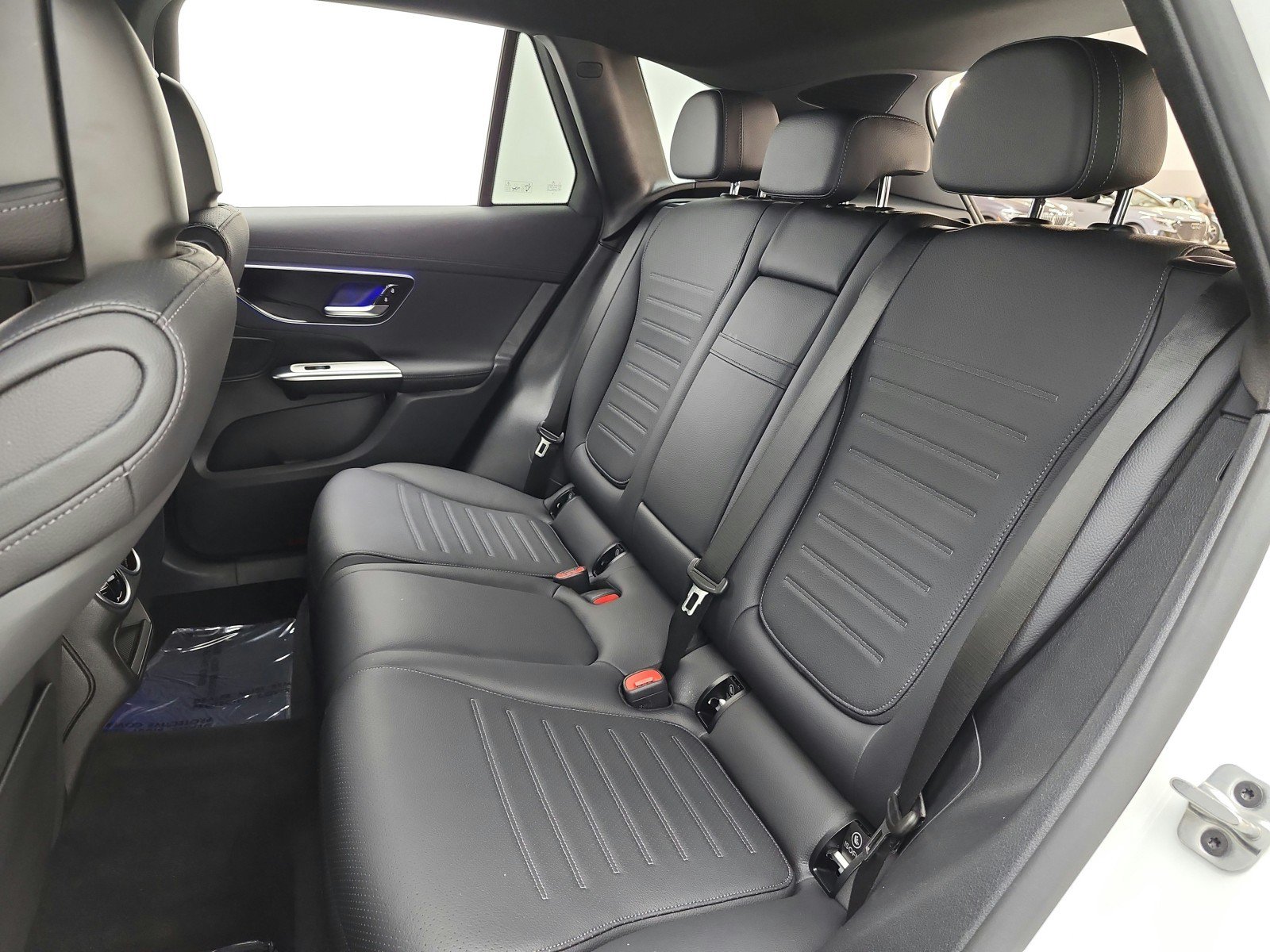 Used 2025 Mercedes-Benz GLC 350e 4MATIC image 15