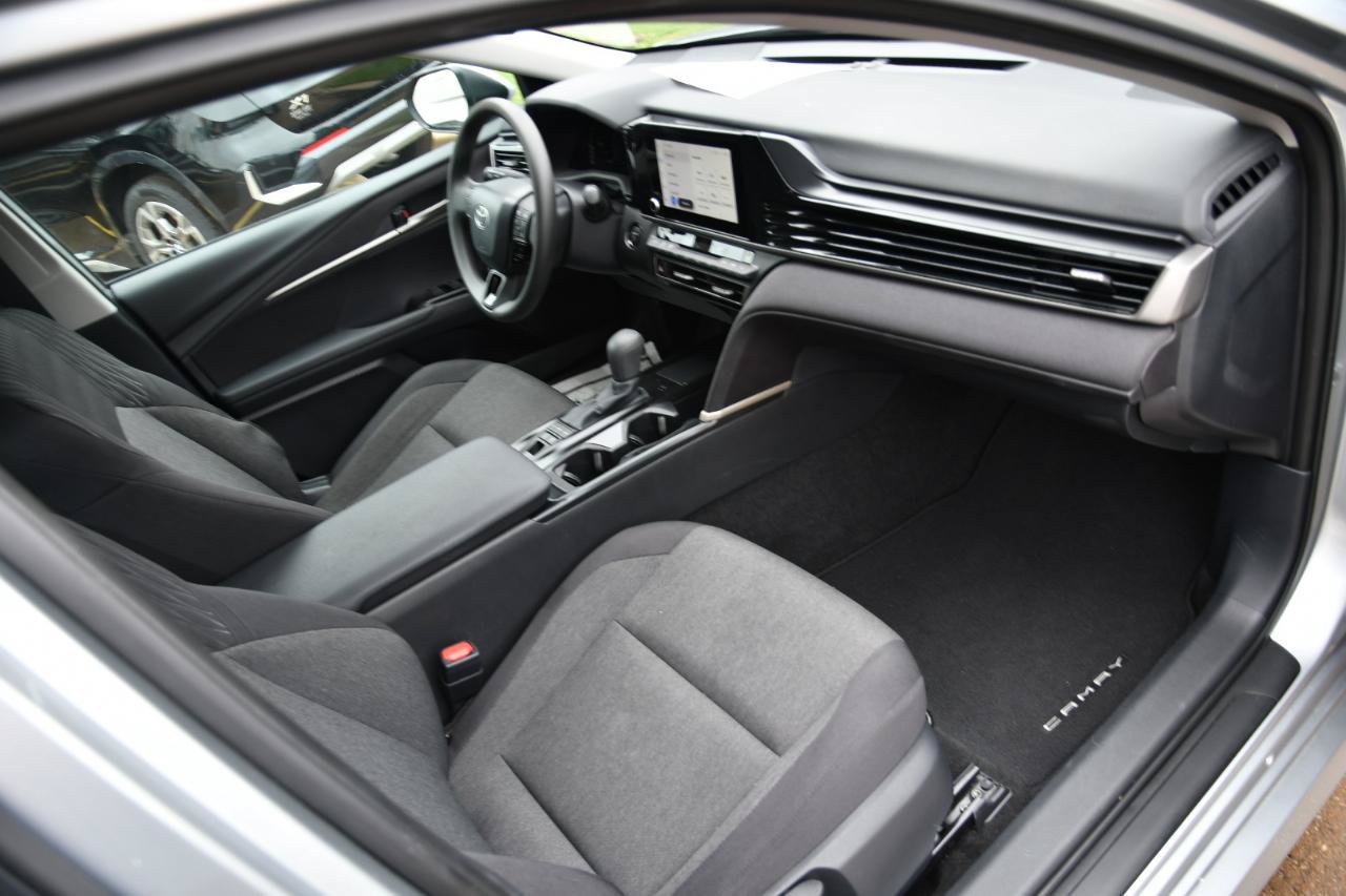 Used 2026 Toyota Camry LE FWD image 30