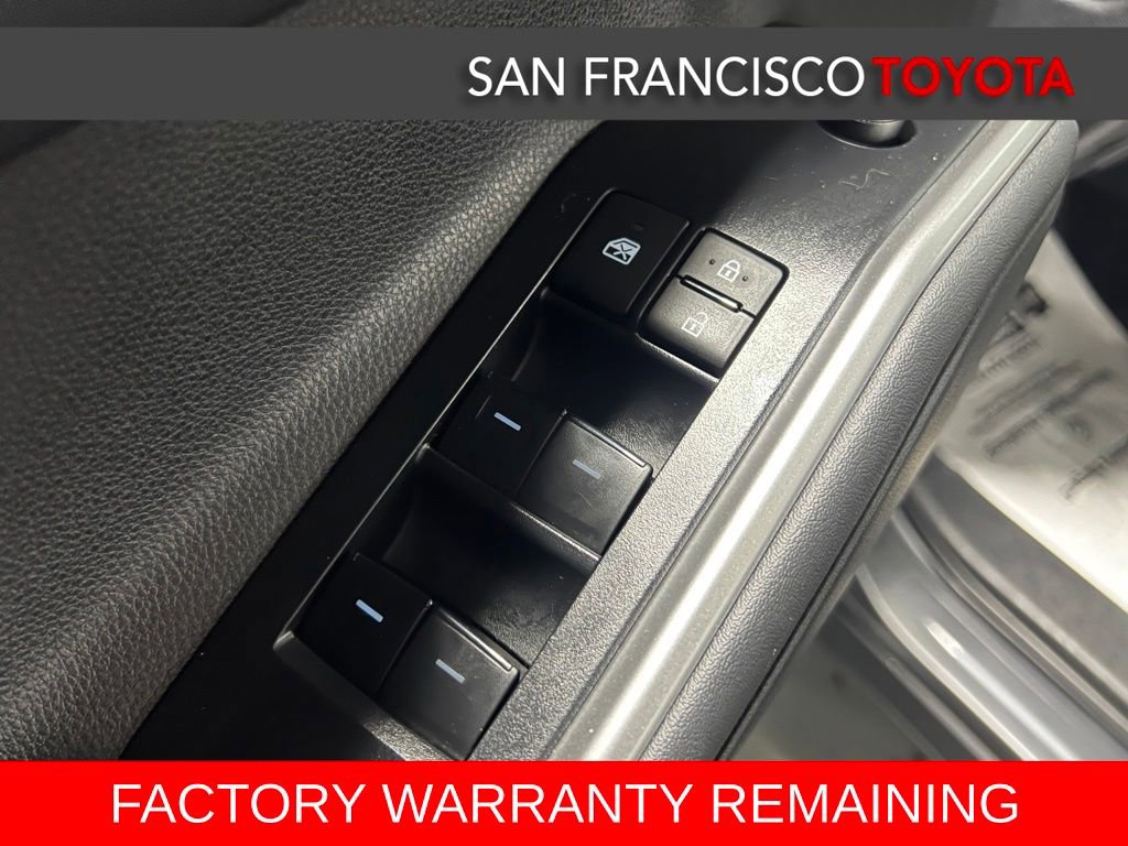 Used 2023 Toyota Highlander LE FWD image 32