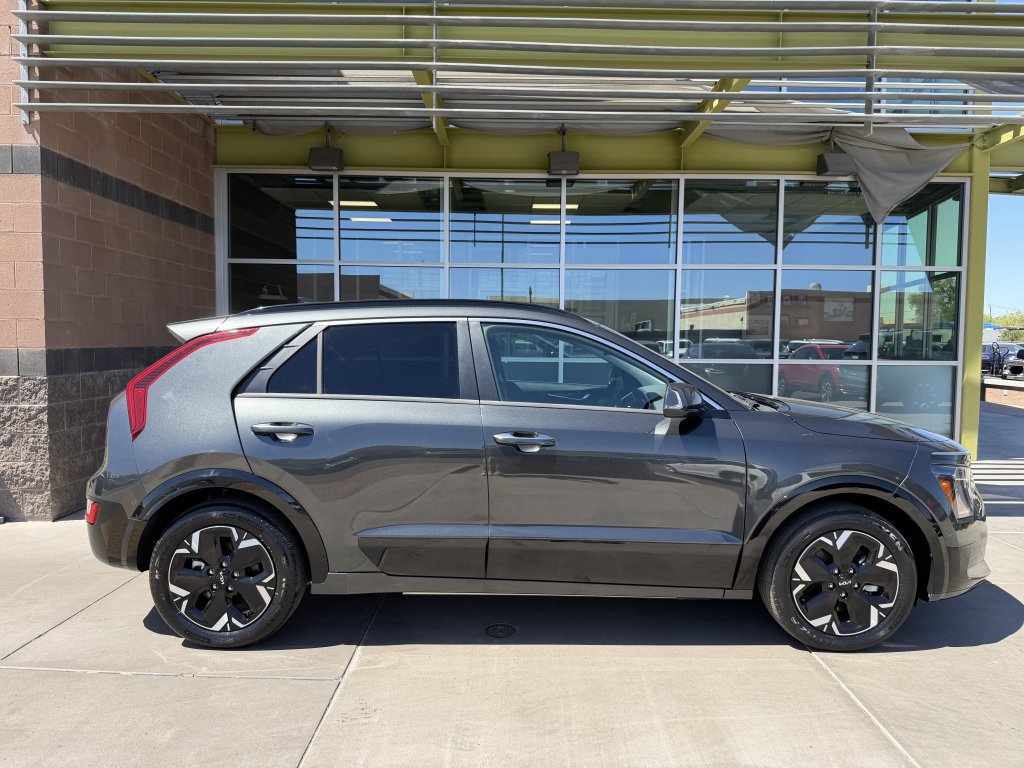 Used 2023 Kia Niro Wave w/ Wave Preserve Package image 9