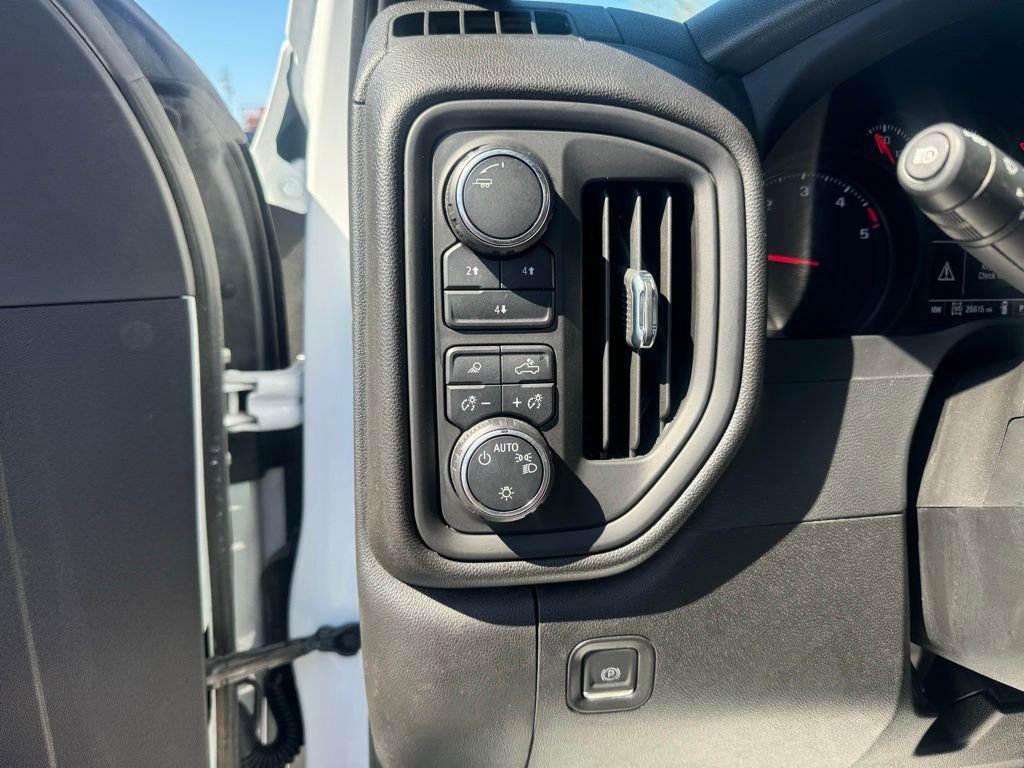 Used 2024 Chevrolet Silverado 2500 W/T image 20