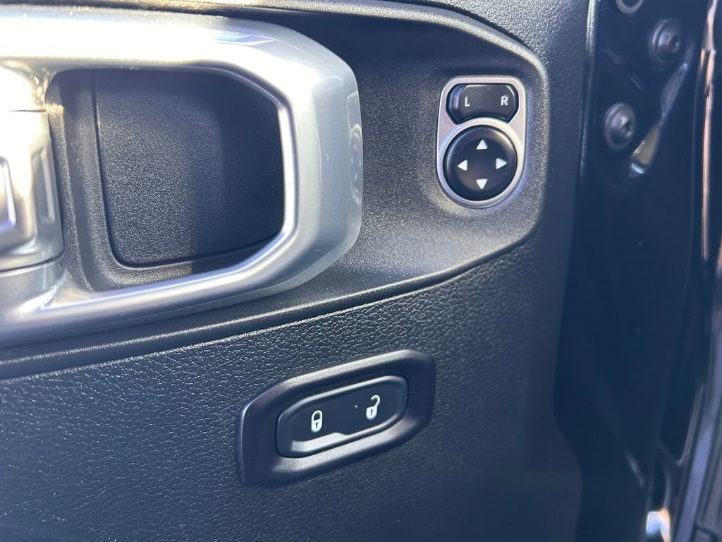 Used 2018 Jeep Wrangler Unlimited Sport S image 17