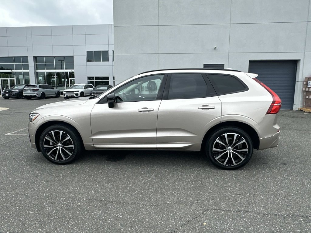 Used 2023 Volvo XC60 B5 Plus w/ Climate Package AWD/4WD image 5