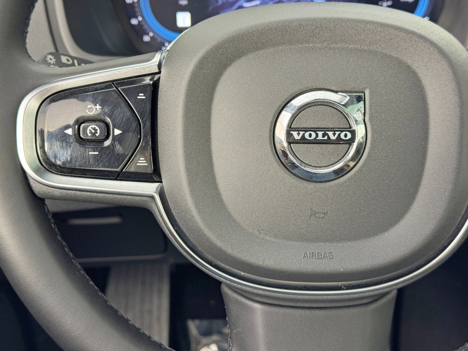 Used 2024 Volvo XC90 T8 Plus image 23